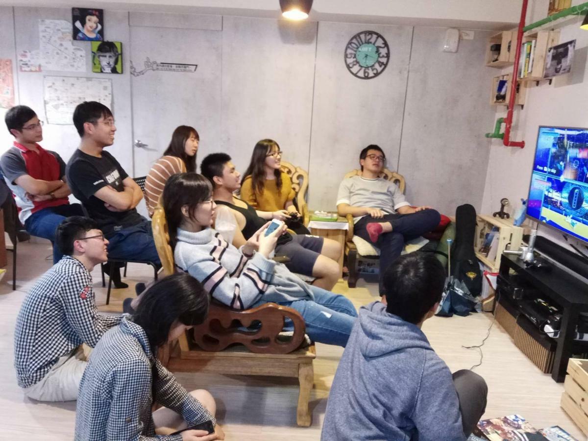 Loft18 Hostel Tainan Buitenkant foto